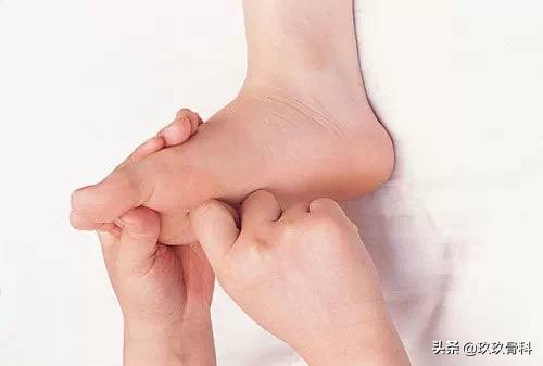 脚底是人体全身器官的反射区,脚底代表着人体的哪些器官