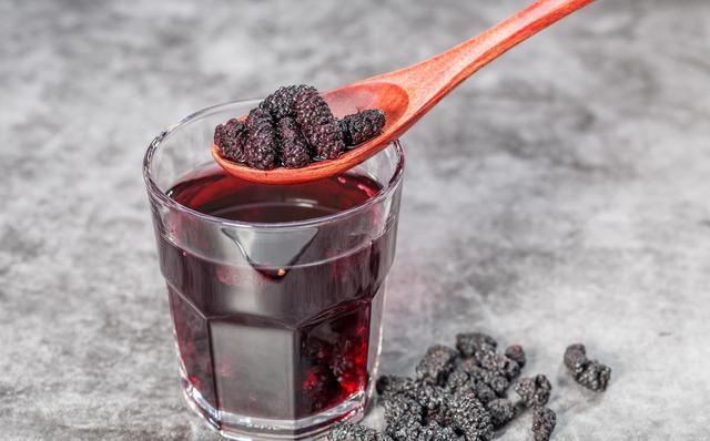 养肝的人建议少吃这2种水果,想要养肝建议常吃这4种水果