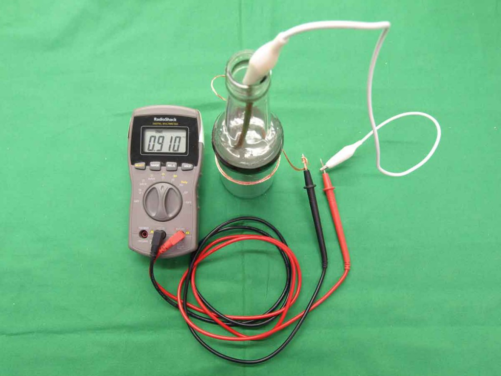 成为雷电法王很简单，用6个啤酒瓶和日常用品，就能做特斯拉线圈