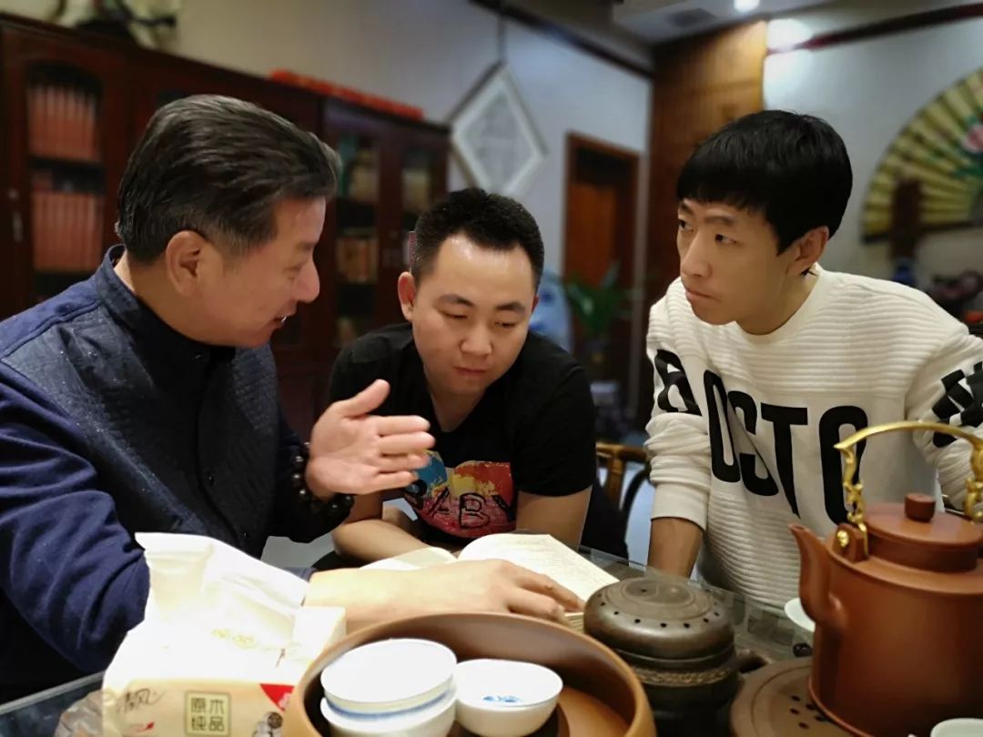 王加林:每次去师爷家都吃不饱,怹光聊相声,不让我们夹菜