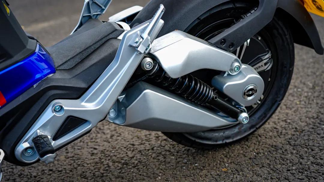 黑科技的电摩MIKUSuper：汽车级锂电双芯双动力指纹解锁