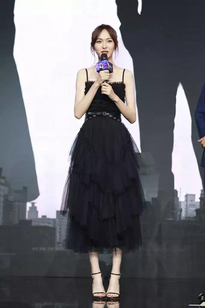 30岁以上女人穿裙子技巧,30岁女人裙子怎么穿好看