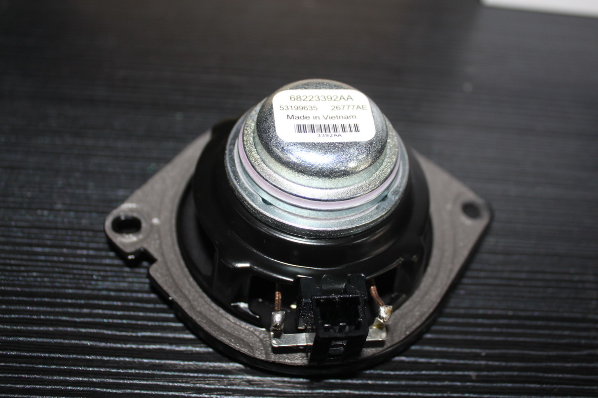 前后两分频8个喇叭,牧马人汽车音响升级方案