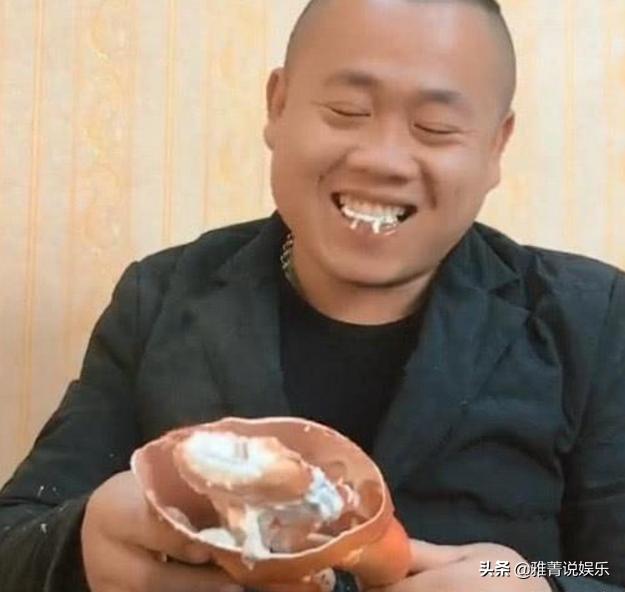 大哥花200元买只“虾钳”,比脸还大，一只5斤，掰开后却懵了