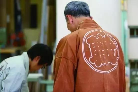 把小生意做成大生意,生意要想做大要靠什么赚钱