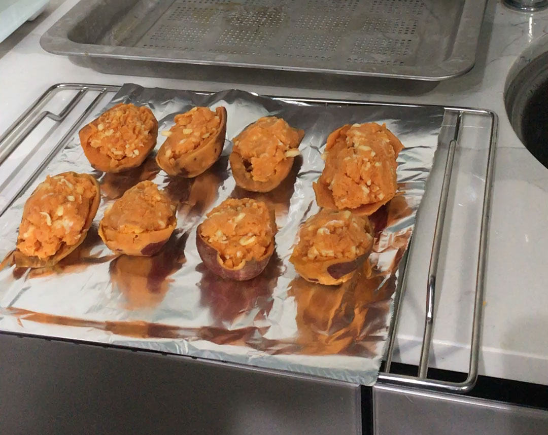 微波炉和烤箱哪个加热更好,微波炉和蒸烤箱哪个更好