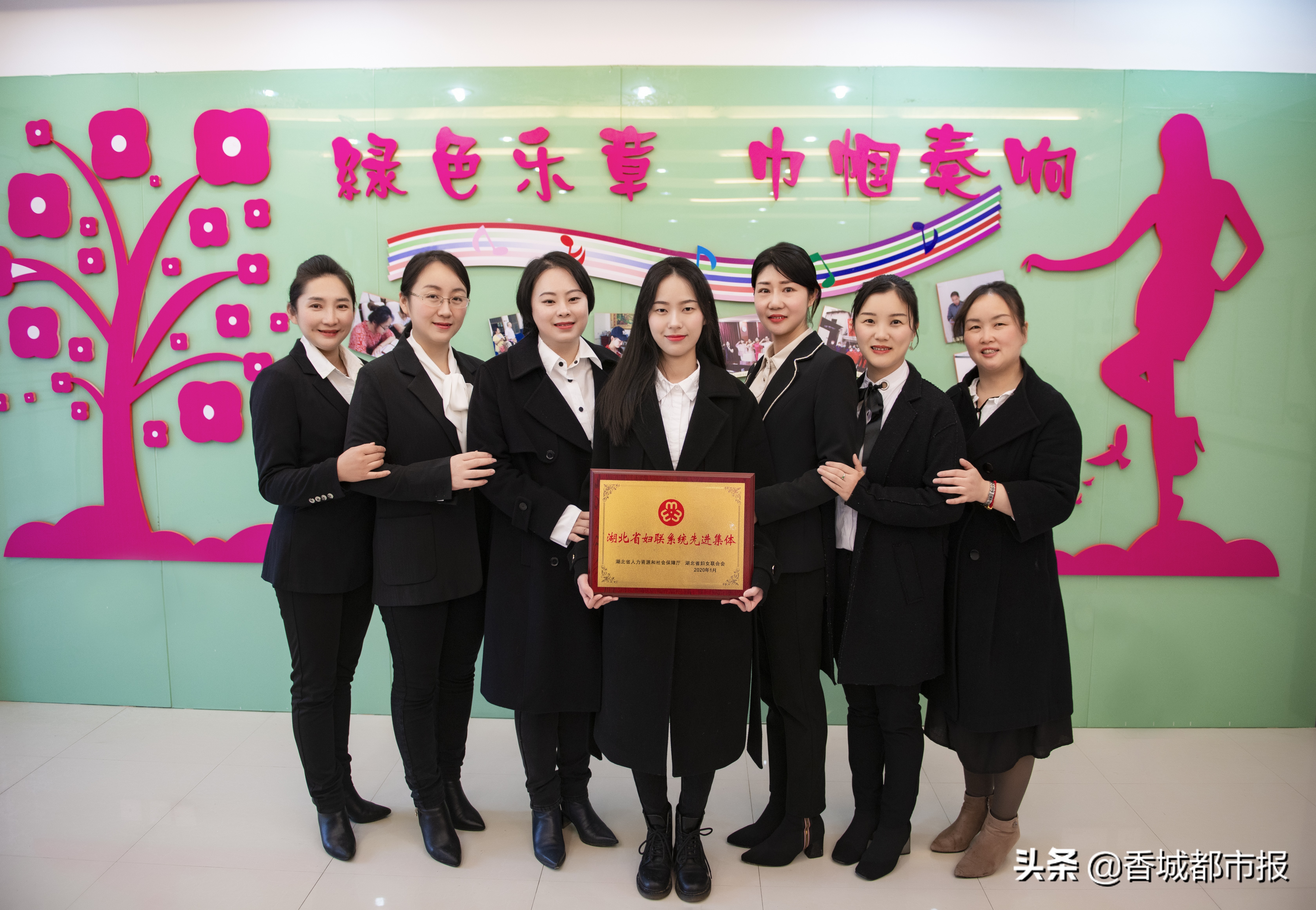 环保战线上的忠诚卫士,财政战线上的铿锵玫瑰