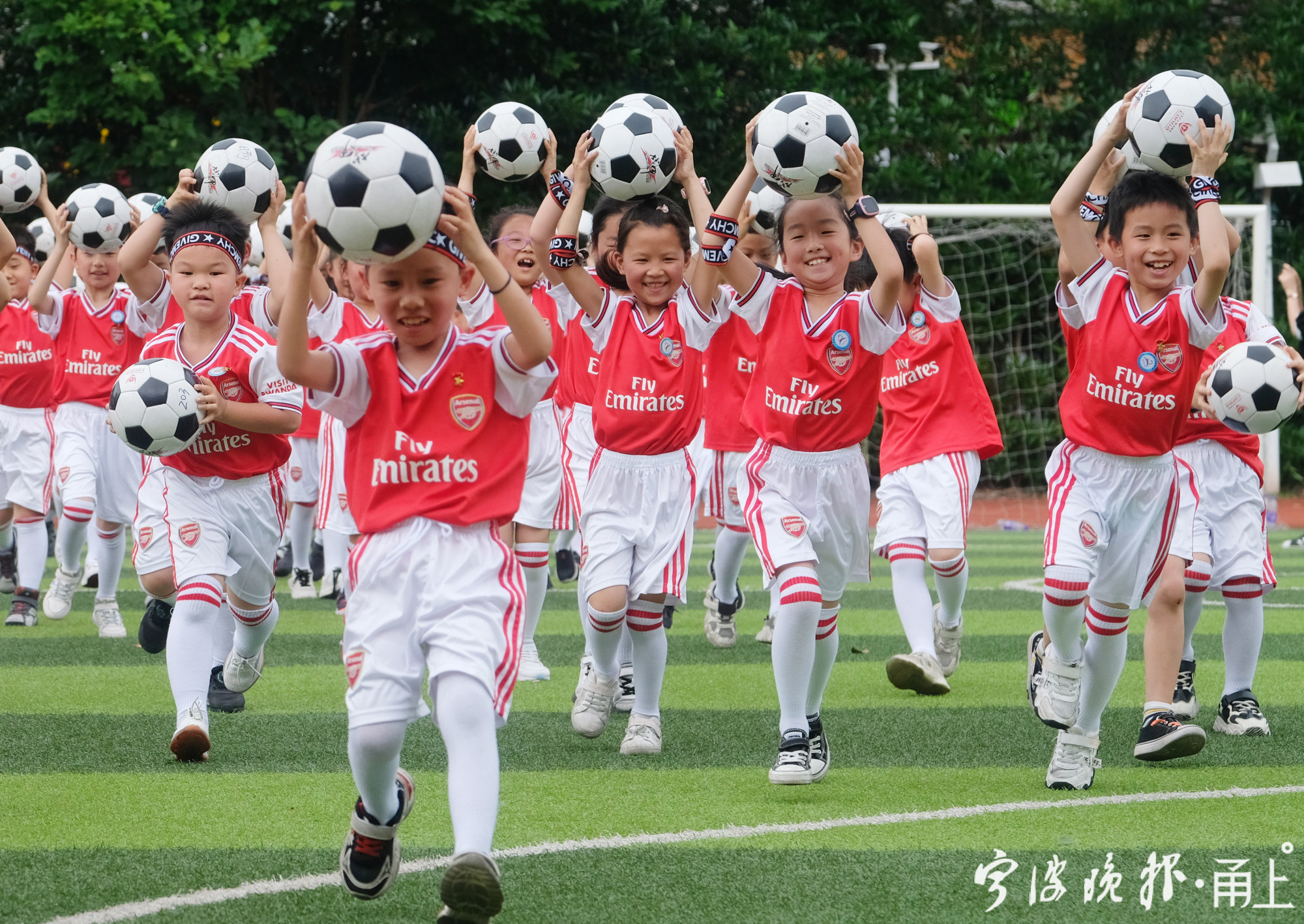 朱广沪和上海足球队,朱广沪青岛足球