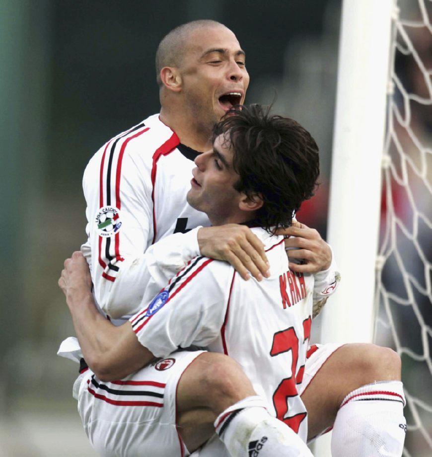 卡卡足球悲情时刻,卡卡绿茵场上的完美偶像