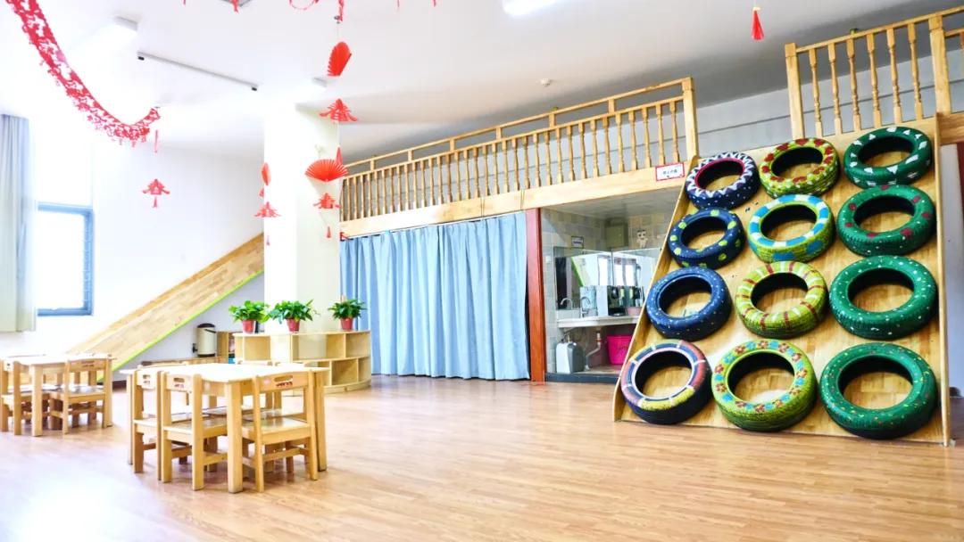 不好好上课，带着孩子到处跑，汇爱德幼稚园为何被央视导演相中？