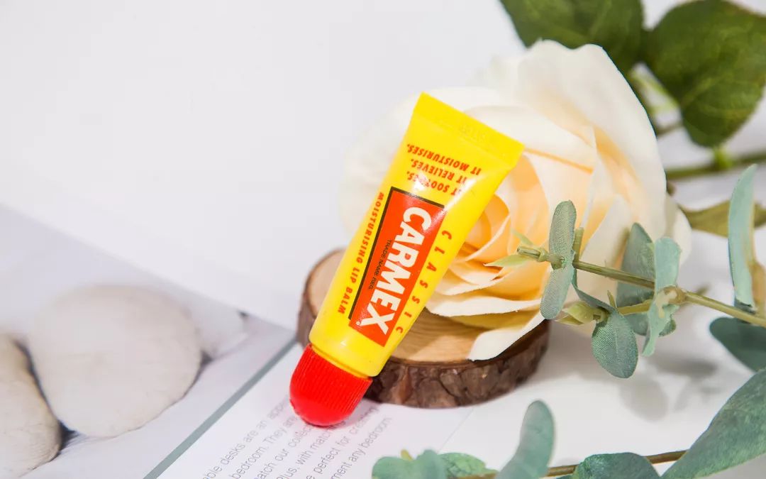 可以让嘴巴滋润红的润唇膏,最好用的几款润唇膏