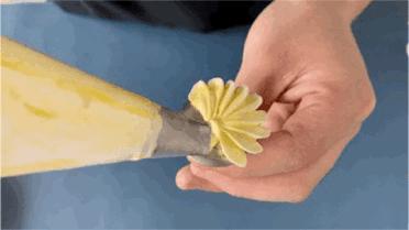 没有裱花袋裱花嘴泡芙奶油怎么挤,奶油裱花嘴怎么自做