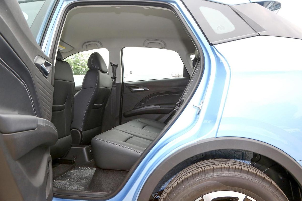 续航401km的哪吒x怎么样,哪吒aya401夏季真实续航多少公里