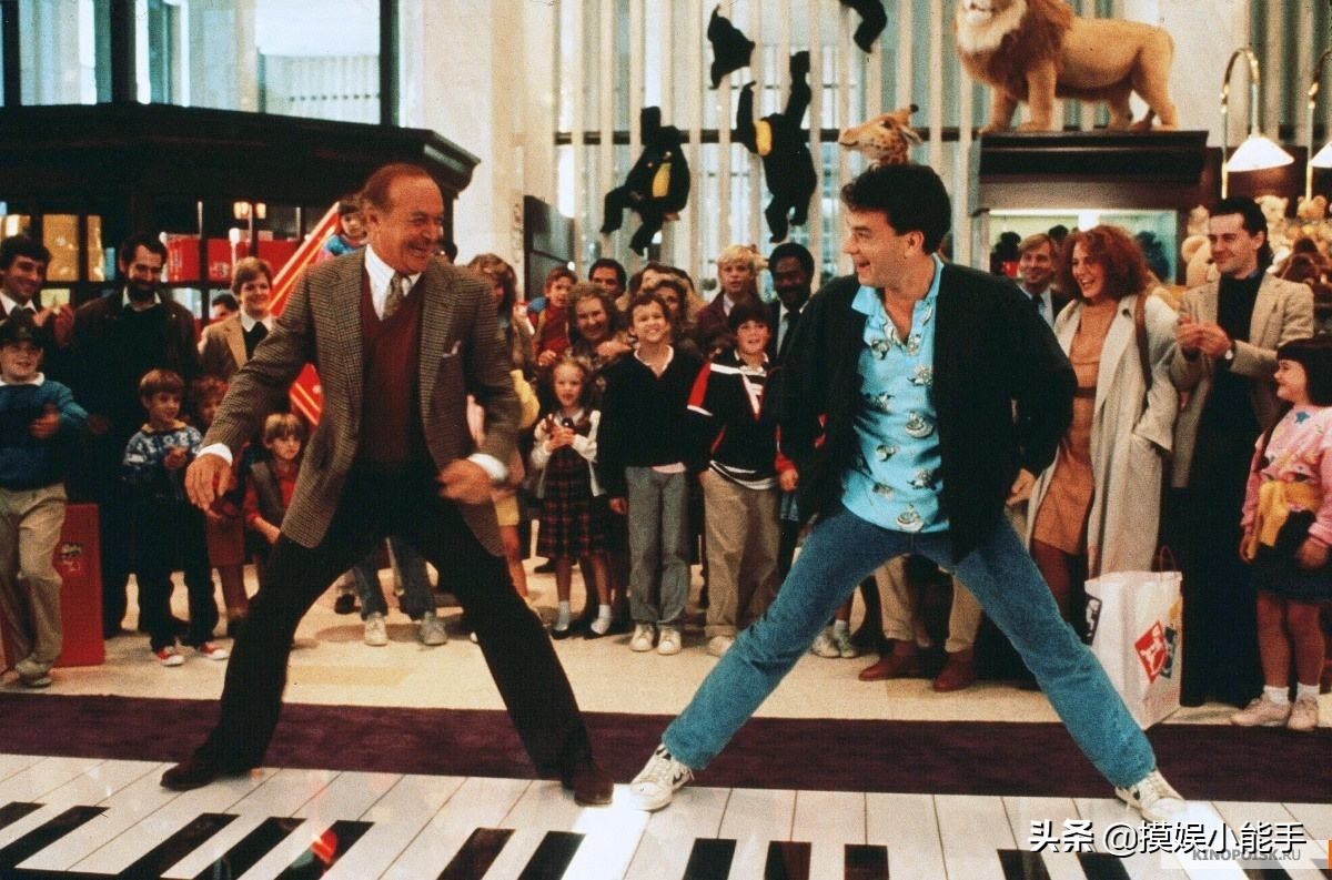 染上新冠肺炎的他曾经组建兄弟连拯救大兵瑞恩荒岛求生