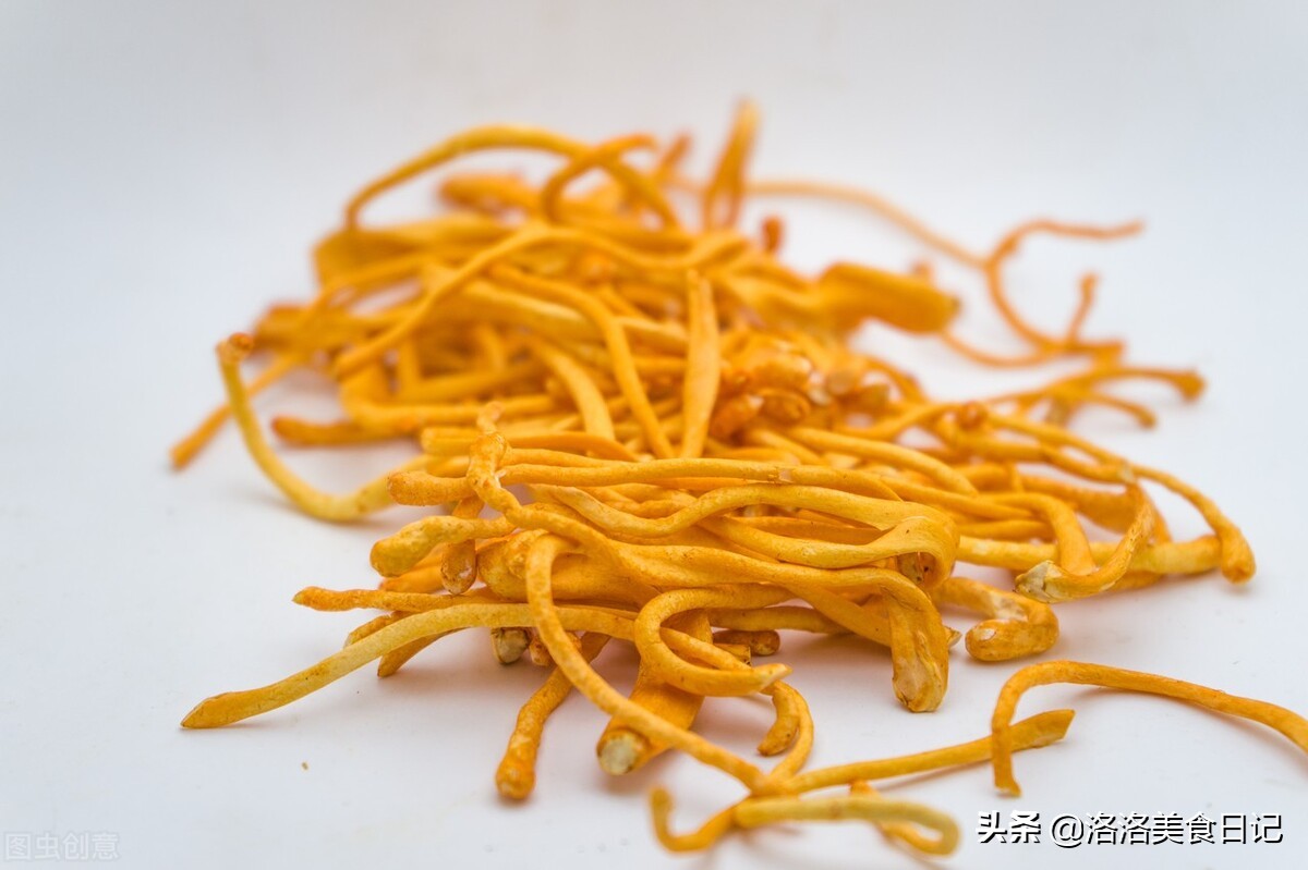 炖鸡汤时，牢记“三放三不放”诀窍，汤鲜肉嫩，营养又好喝