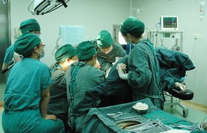 子宫肌瘤手术治疗,肌壁间子宫肌瘤压迫内膜手术方式