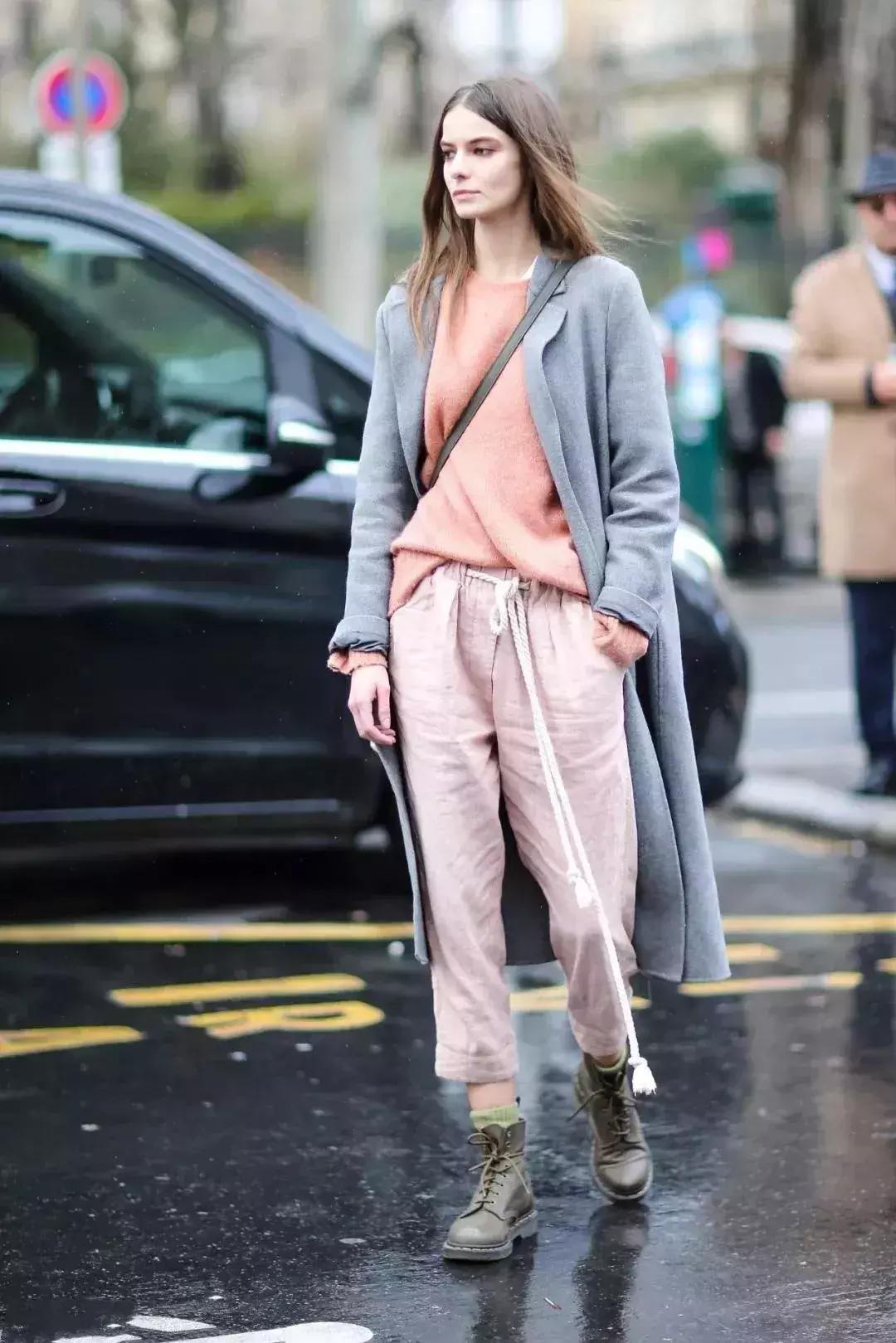 高级灰轻奢风格穿搭必备,轻奢粉色和灰色的搭配