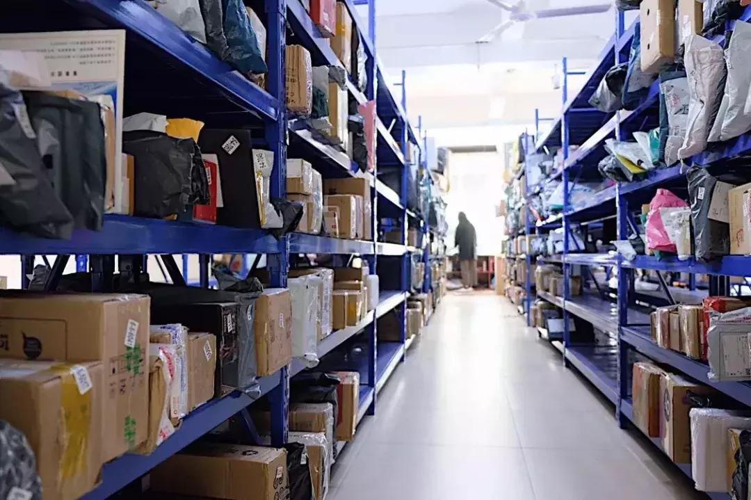 “包邮区”最大的快递驿站：昆山苹果代工厂百万包裹里的万种人生