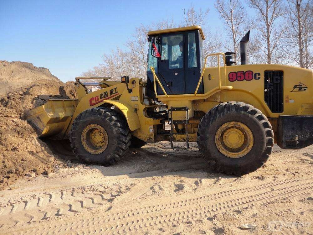 装载机变速箱泵轴坏了怎么修,装载机变速箱拆卸前的准备工作