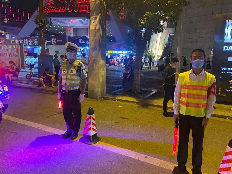 成都“339商圈”夜间交通乱象突出交警联合4部门综合整治