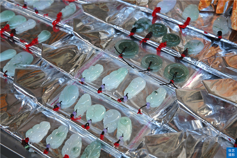 腾冲有名的玉石市场,腾冲玉石生意