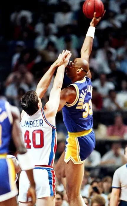 NBA纪实连载39:最想废了乔丹的那个人,恶贯满盈的比尔兰比尔