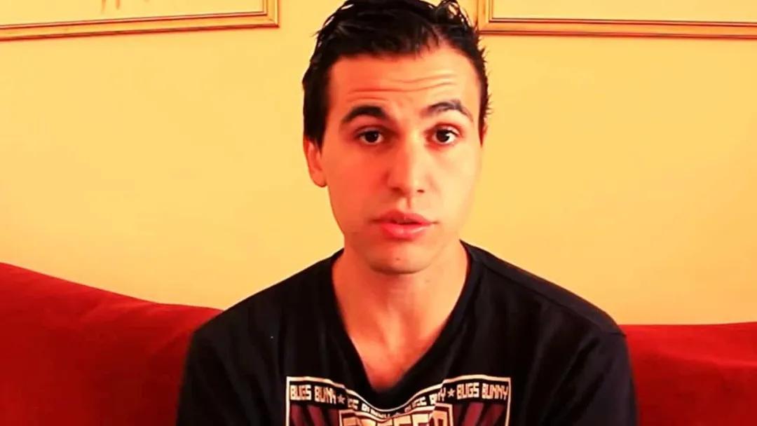 足坛丑闻爆料王一夜成名，他的“这些瓜”保熟吗？