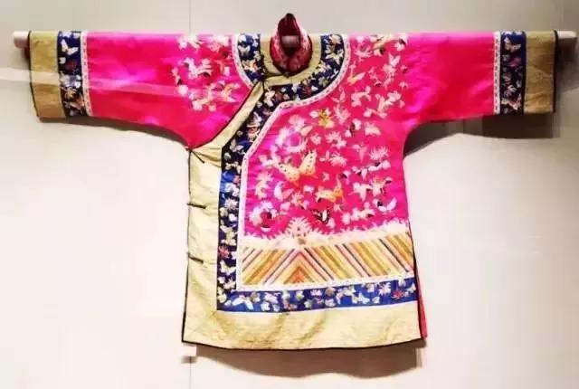 什么是服装刺绣设计,当刺绣遇见服装设计效果会怎样呢