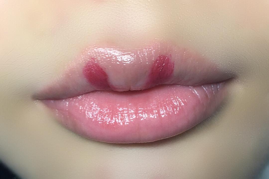 嘴巴有点突出怎么化唇妆,没有唇形怎么画唇妆手把手教