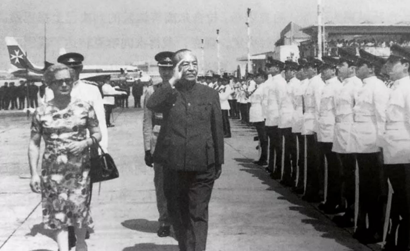 *飚耿**和赵兰香，睡在窑洞之中的战士夫妇，新中国的外交明星