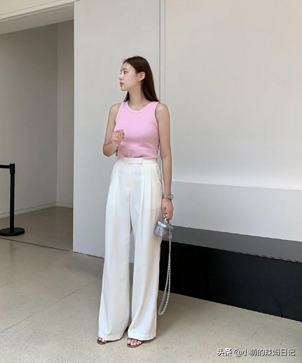 今年超火的阔腿裤穿搭显高,阔腿裤搭配什么上衣好看才有气质
