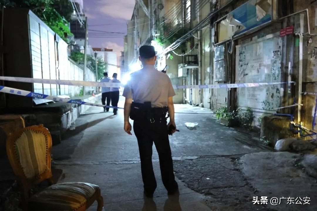 抗疫一线工作者冒着大雪坚守一线,致敬高温下的抗疫战