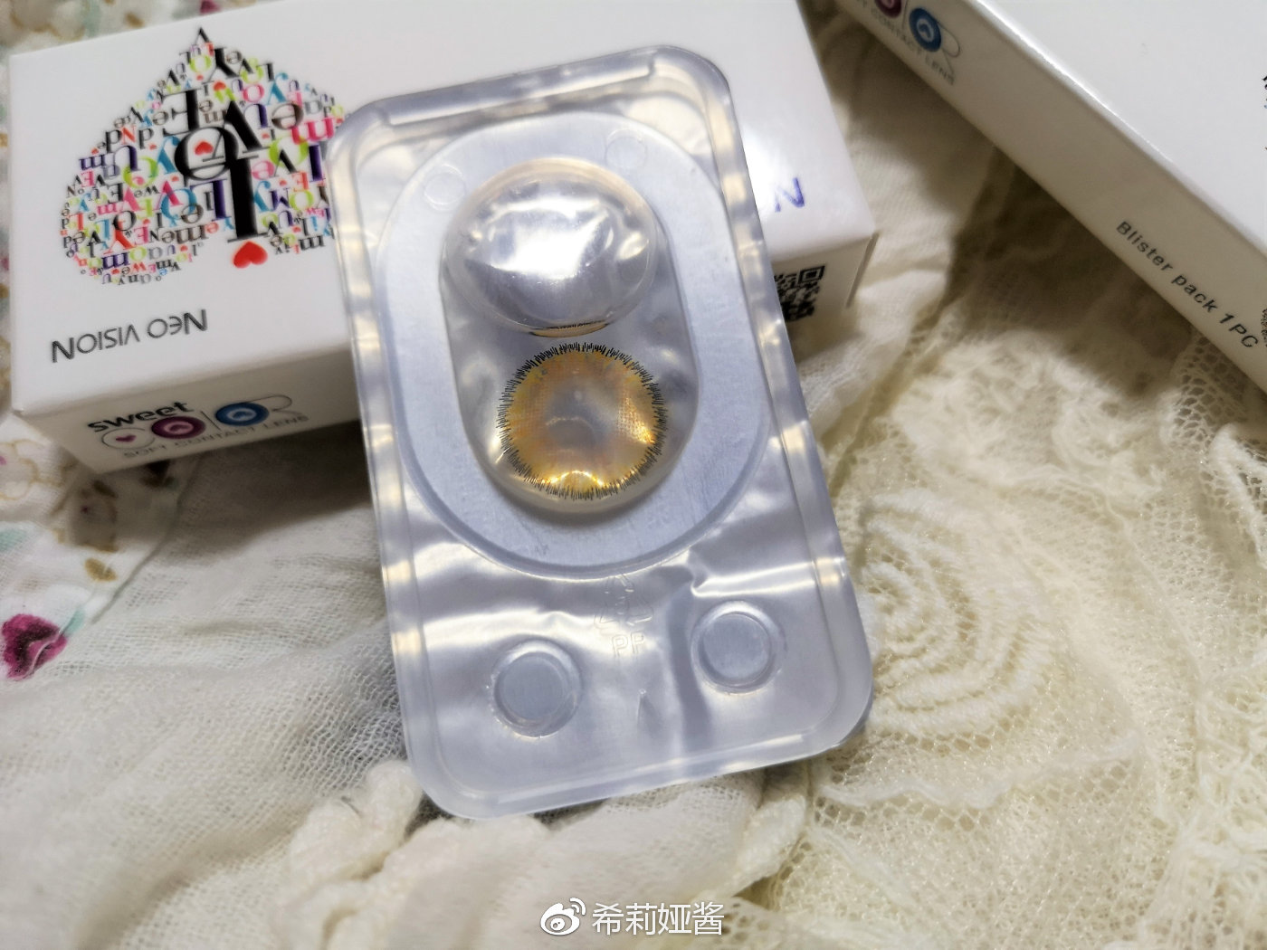 隐形眼镜需要高一点吗,隐形眼镜要硬的好还是软的好