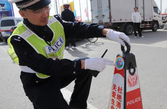 为什么辅警的工资特别低,辅警工资低为什么还要当辅警