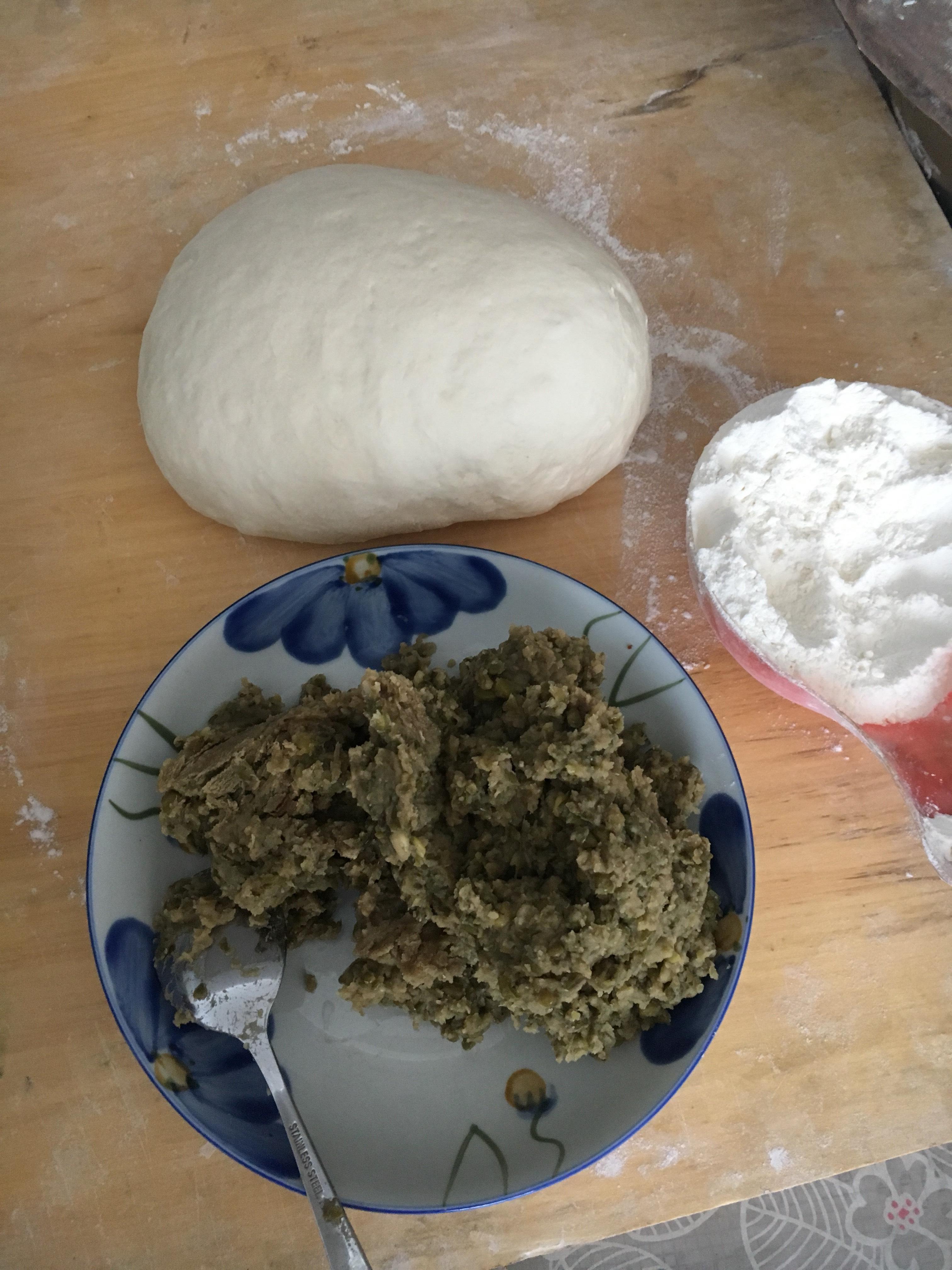 用绿豆在家自制炒菜的绿豆饼,无糖绿豆饼最简单的做法