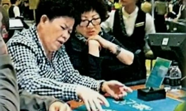 港姐*史艳**内幕：被母亲“卖”给富豪，几欲寻短，现逆袭为人生赢家