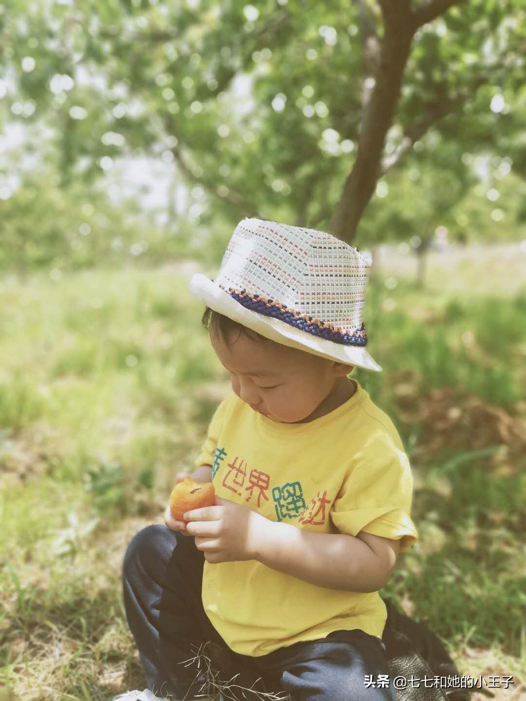 三年级第六单元习作身边人的特点,三年级下册第六单元作文300字左右