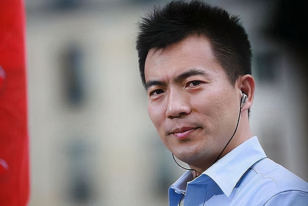 黄健翔辟谣一针见血吐槽本土球员,黄健翔不会踢足球为啥口若悬河