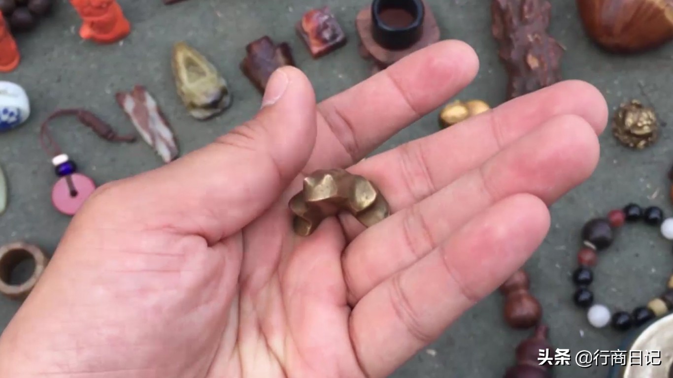 府庙古玩地摊每周日大集,每周四古玩集市