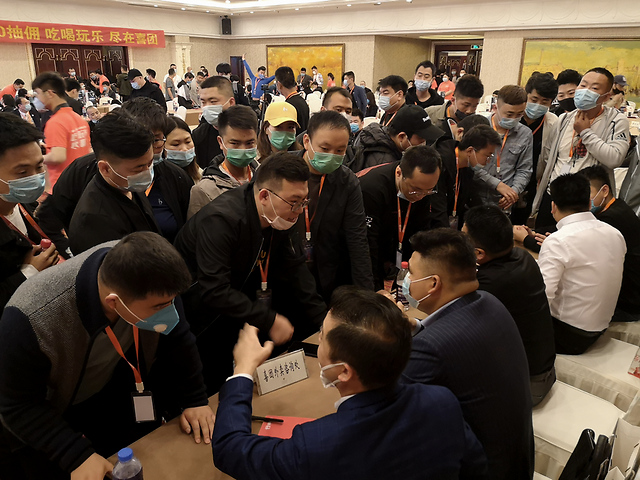 徽银集团董事长胡华清,徽银集团胡华清