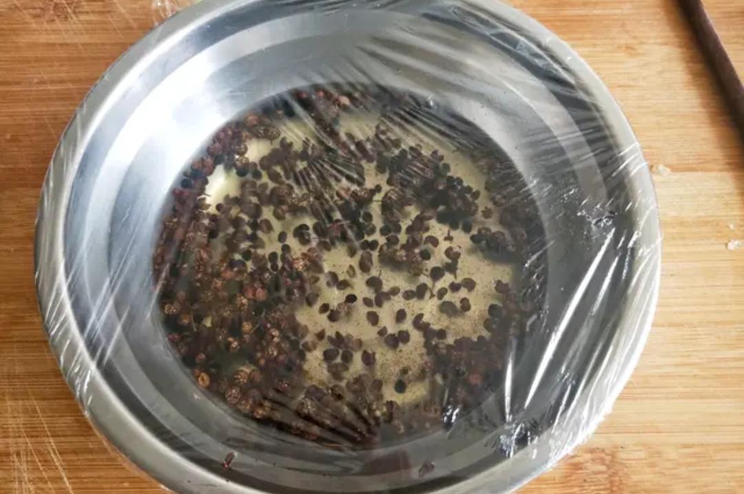 花椒放多了做的花椒油会不会发苦,已经炸好的花椒油发苦怎么变香