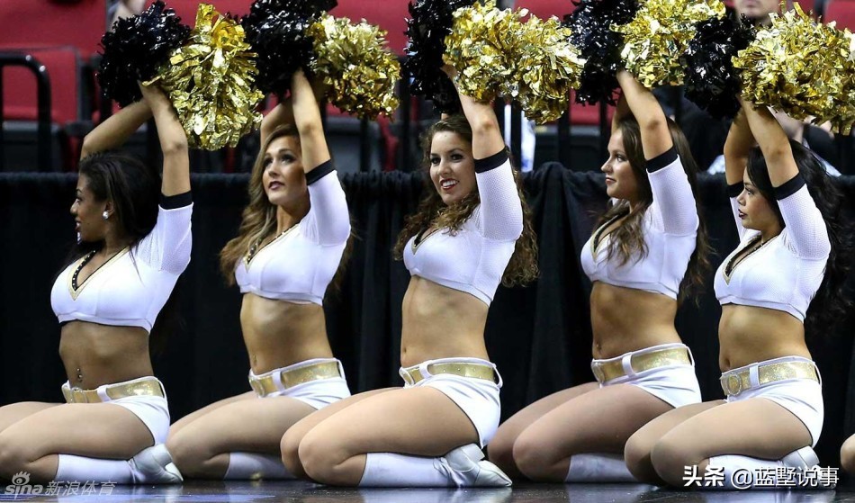 阳光下的花朵舞蹈视频,阳光下的鲜花完整版舞蹈