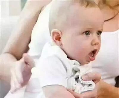 妈妈不舍宠物猫，婴儿肺里竟有猫毛?宠物与宝宝如何兼得?