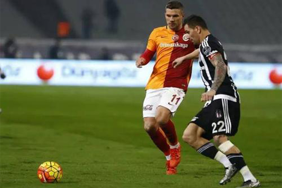 大脚解围顶头防守,大脚解围什么意思