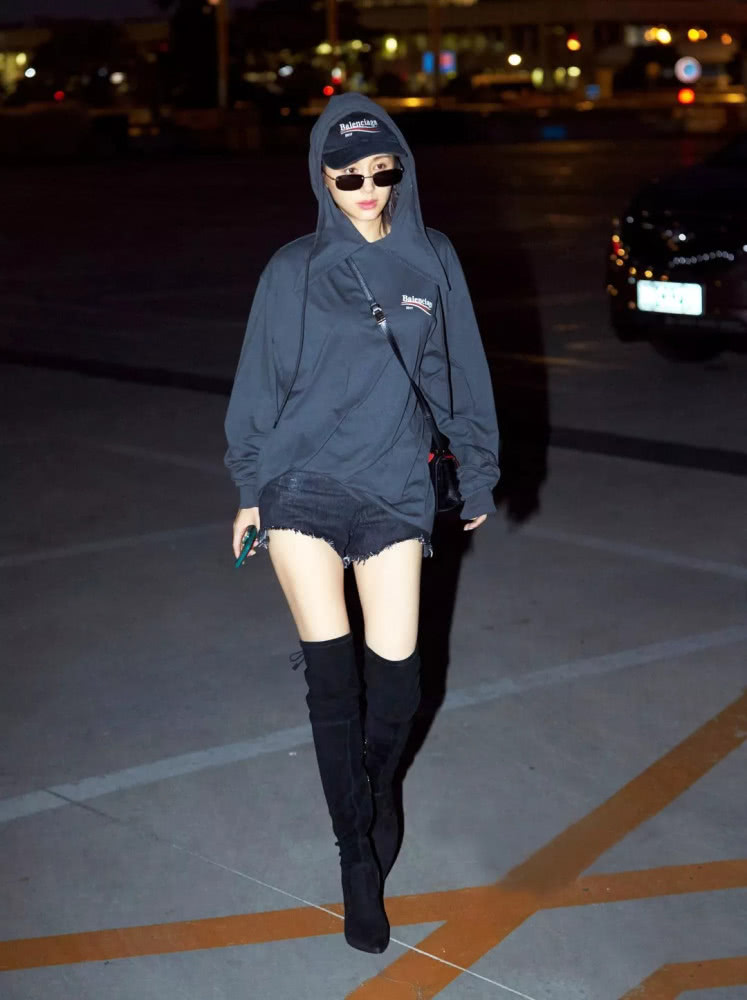 西装搭配连衣裙能搭配光腿神器,西装搭配裙子的法则你知道几种