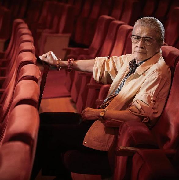 19岁潜伏，63岁饰演姜子牙，“七一勋章”获得者蓝天野有多牛？