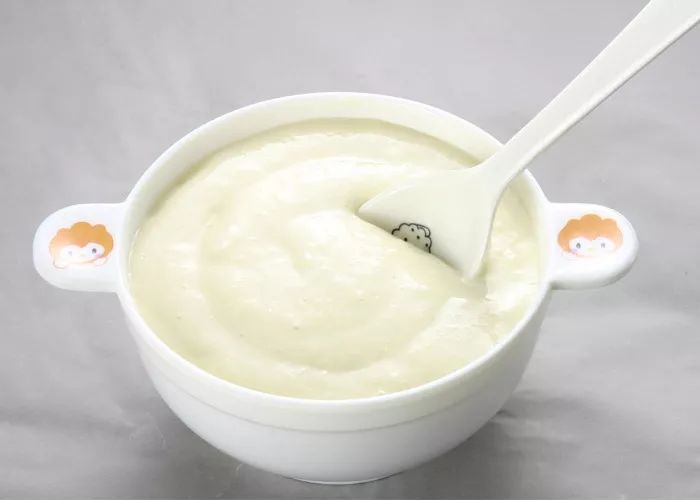 怎样给宝宝添加米粉,正确给宝宝添加米粉步骤