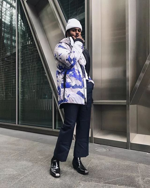 杨颖穿的新中式衣服是什么品牌,杨颖穿阿迪达斯羽绒服