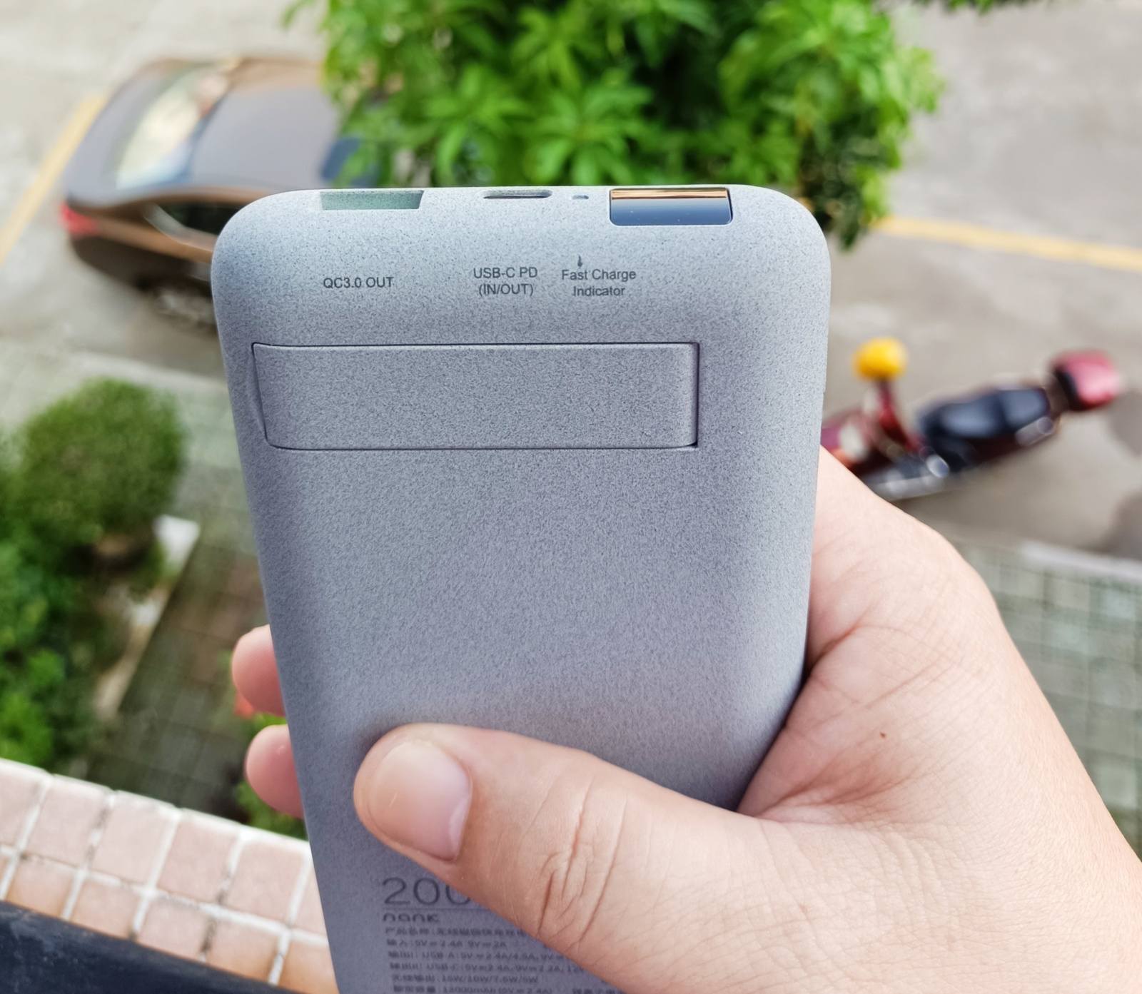 magsafe磁吸充电宝可否吸安卓手机,无线磁吸式充电宝评测安卓