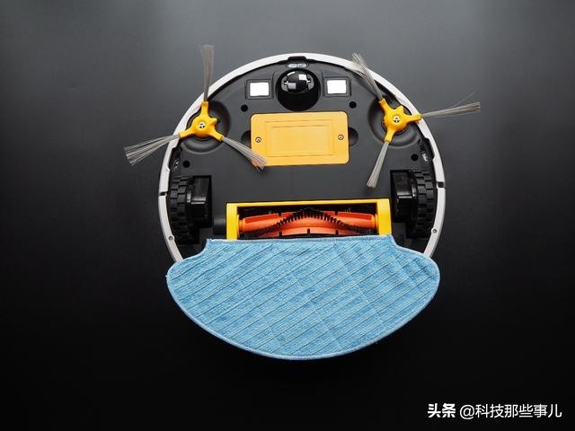 铲屎官不再抓耳挠腮的福利，千元扫地机器人小狗R30上手体验